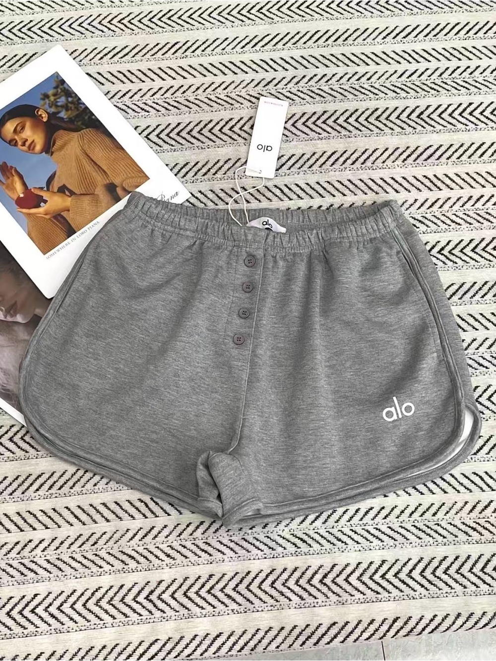 ALO Yoga Women's Gray Casual Shorts